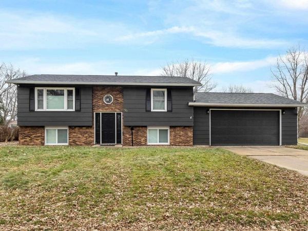 727 W 31st Street, Davenport, IA 52804