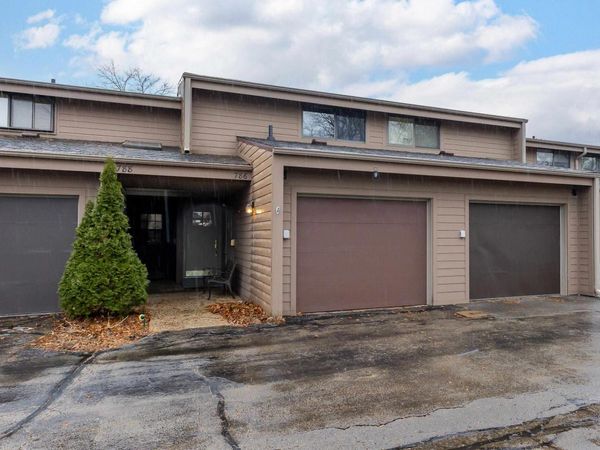 786 Stone Ridge Place, Dubuque, IA 52001