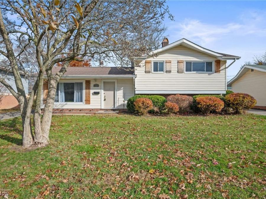 6677 Crenshaw Drive , Cleveland, OH 44130 Photo 1