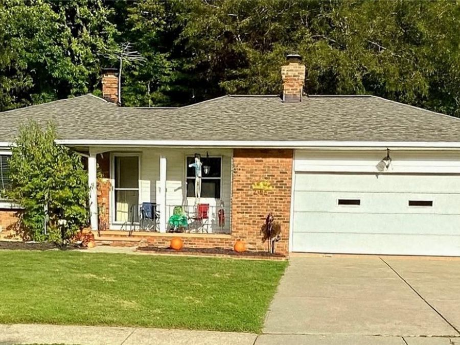 1591 Windsor Circle , Cleveland, OH 44124 Photo 1