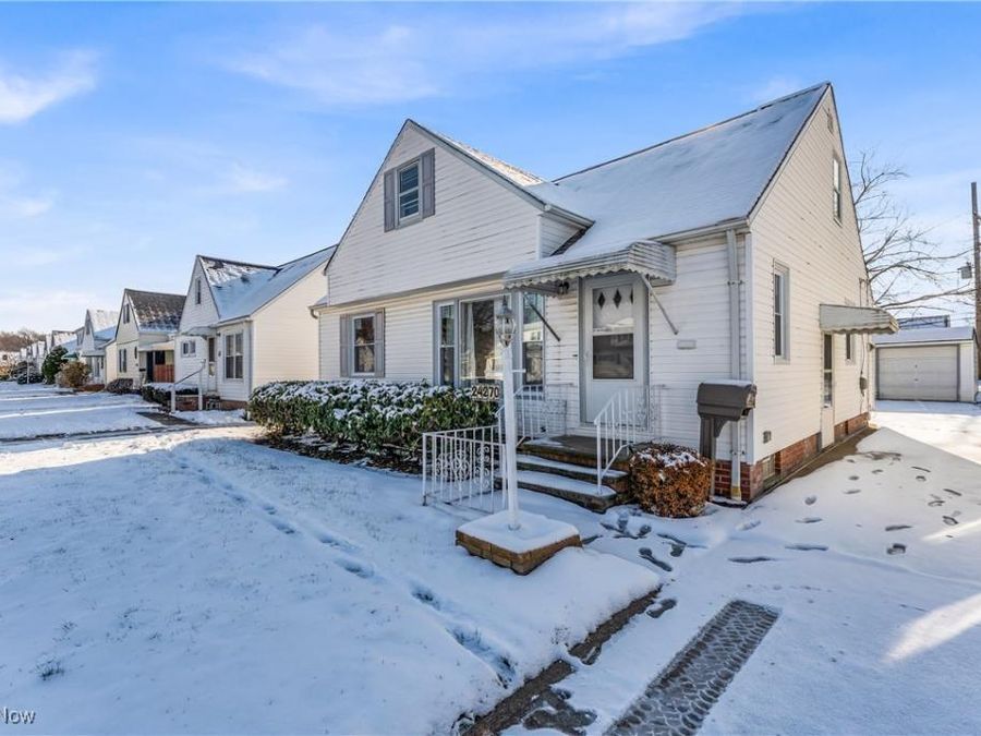 24270 Glenforest Road, Euclid, OH 44123 Photo 1