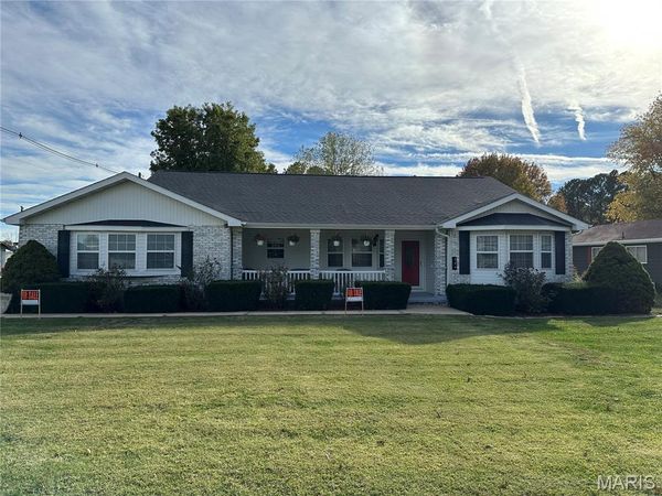 304 Crestview Drive , Steeleville, IL 62288