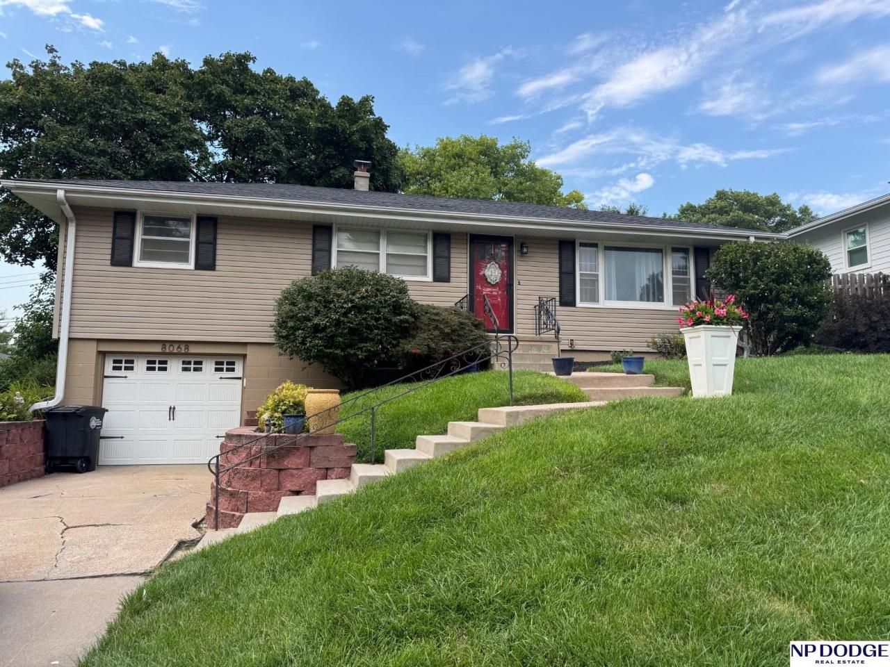 8068 Castelar Street , Omaha, NE 68124