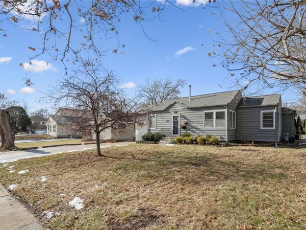 712 9th Avenue , Coralville, IA 52241