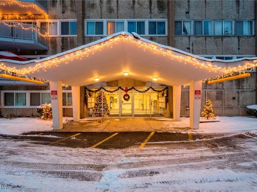 6640 Pearl Road , Unit 407, Cleveland, OH 44130 Photo 1