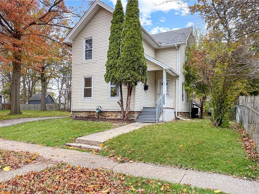 213 Gates Avenue , Elyria, OH 44035 Photo 1