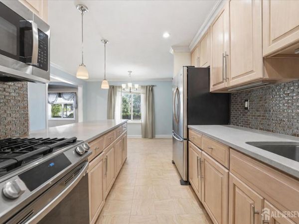 18 Irongate , Metuchen, NJ 08840