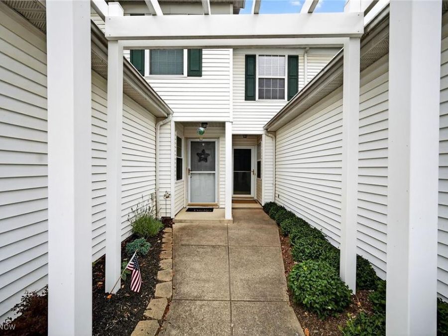 6710 Woodruff Court , Cleveland, OH 44130 Photo 1