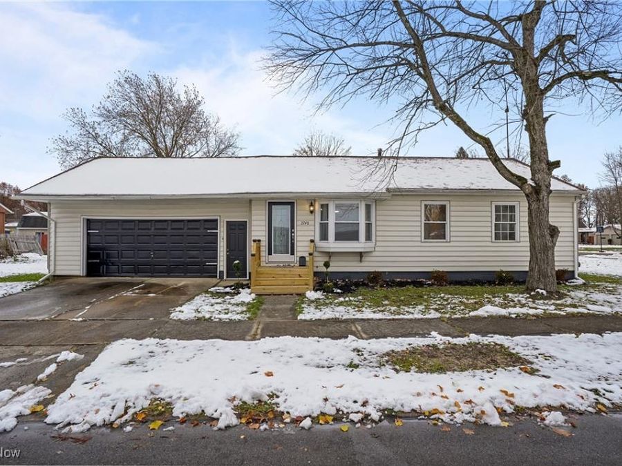 2748 Clearwater Drive NW, Warren, OH 44485 Photo 1