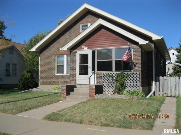 414 N 3rd Ave Avenue, Clinton, IA 52732