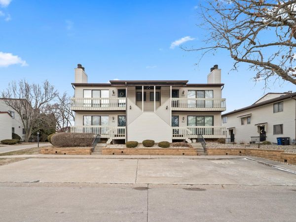 5811 36th Avenue Court , Moline, IL 61565