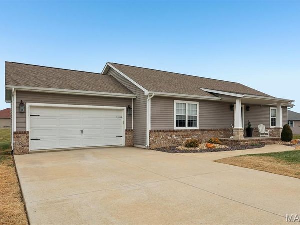 365 Briarwood Lane , Aviston, IL 62216