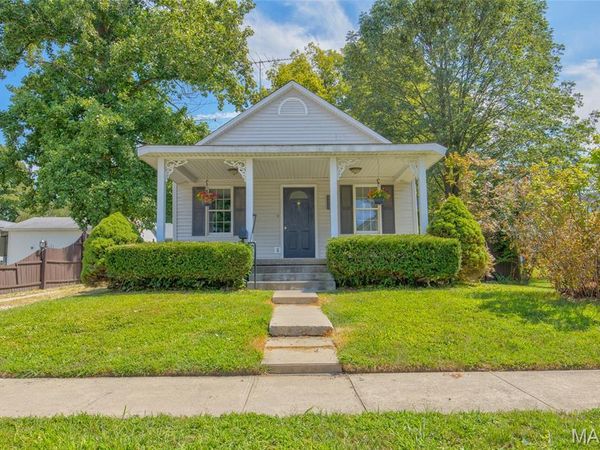 505 S Lafayette Street , Jerseyville, IL 62052