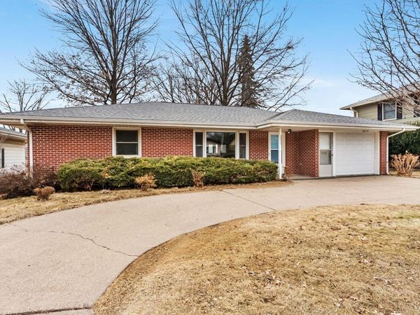 2803 LUCAS ST, Muscatine, IA 52761