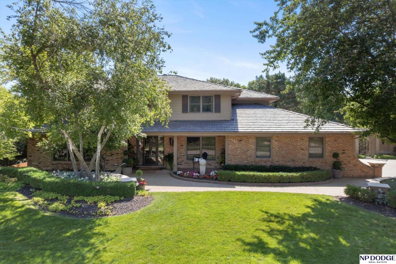 9733 Brentwood Road , Omaha, NE 68114