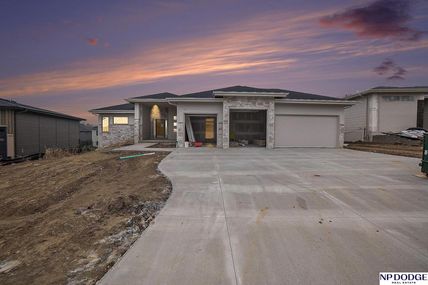 3314 S 212 Street, Elkhorn, NE 68022