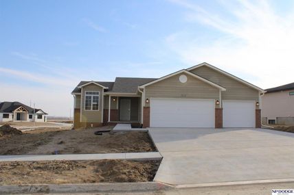 1845 E 9Th Street, Hickman, NE 68372