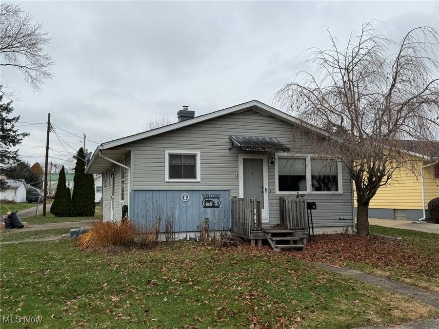 424 3rd Street NE, New Philadelphia, OH 44663 Photo 1