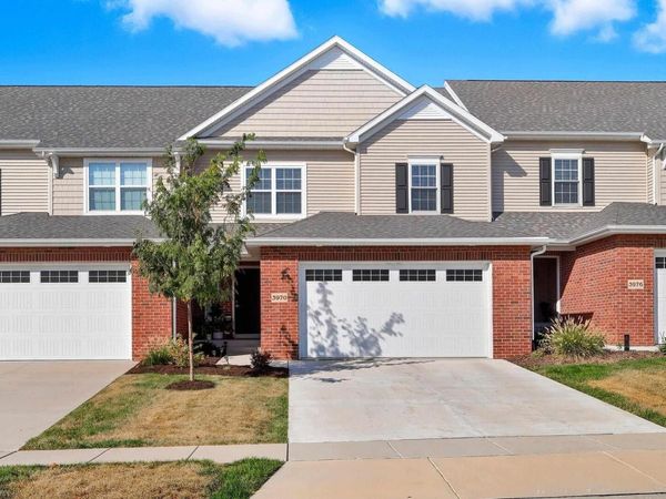 3970 ORCHARD Drive, Bettendorf, IA 52722