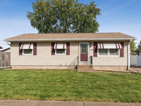 1724 W 69th Street, Davenport, IA 52806