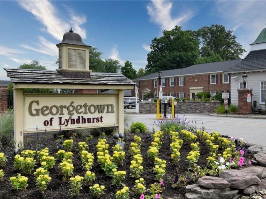 2217 Glouchester Drive , Unit 17 B, Lyndhurst, OH 44124 Photo 1