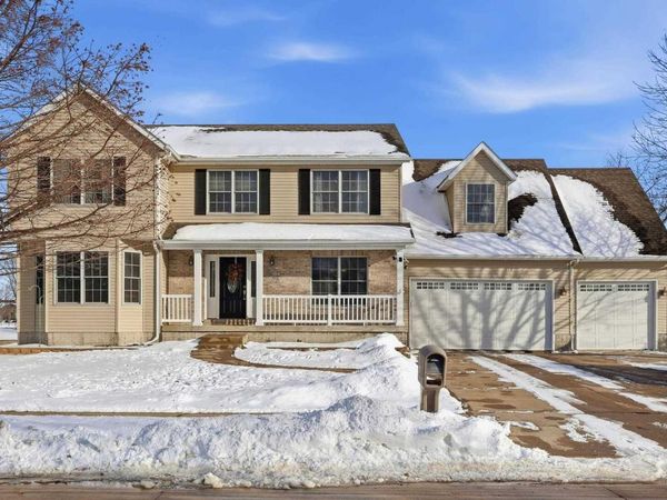 5805 Lorton Avenue , Davenport, IA 52807