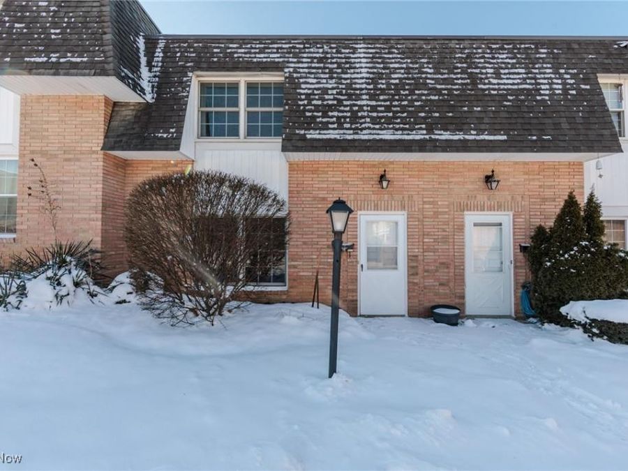 6919 N Parkway Drive , Middleburg Heights, OH 44130 Photo 1