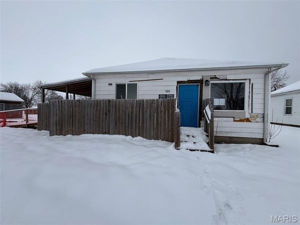 120 Gillespie , Wilsonville, IL 62093