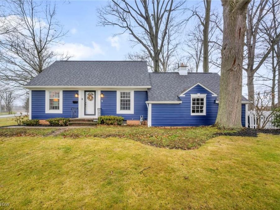 16790 Glenridge Avenue , Middleburg Heights, OH 44130 Photo 1