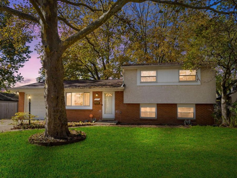 2615 Carbondale Place , Columbus, OH 43232 Photo 1