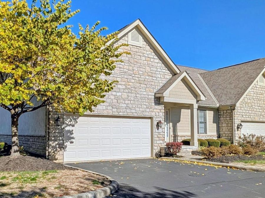 7871 Linksview Circle , Westerville, OH 43082 Photo 1