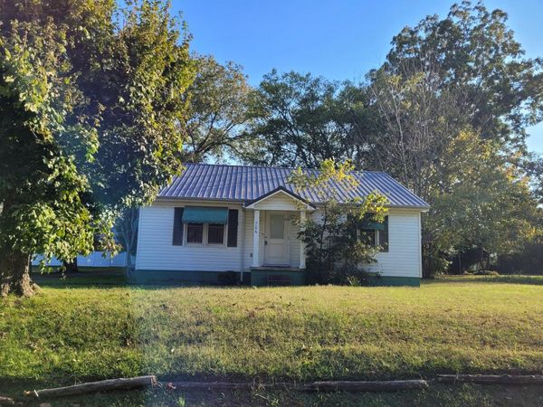 706 N Vine St , Winchester, TN 37398