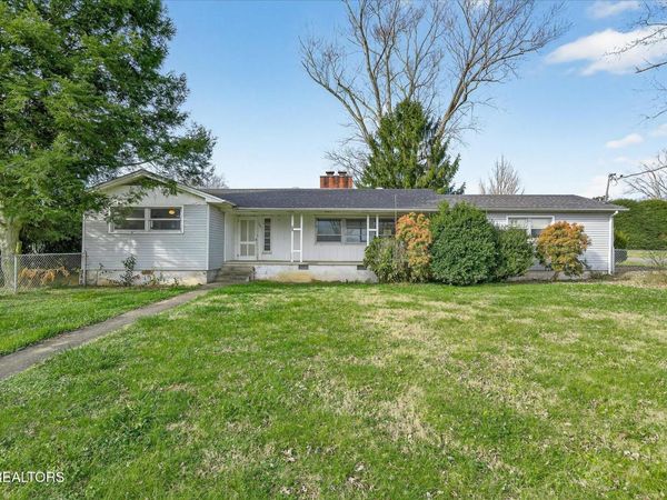 203 Cherry St, Pikeville, TN 37367