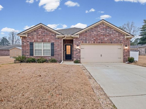 257 COLONIAL HEIGHTS DR, Munford, TN 38058