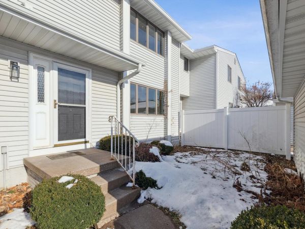 3750 Eastwood Court, Bettendorf, IA 52722