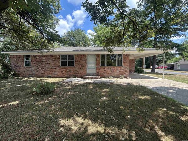 1102 Lowe St N , Stuttgart, AR 72160