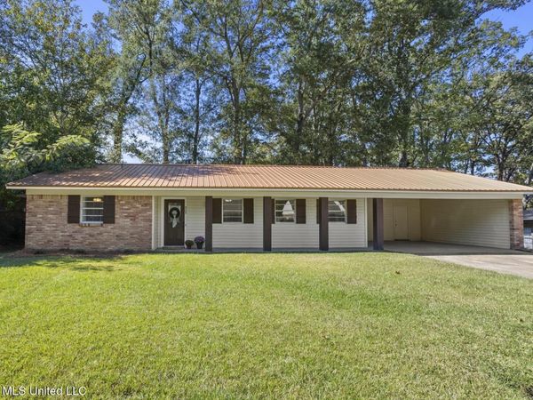 908 Live Oak Drive, Clinton, MS 39056