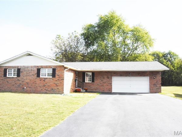 840 N Union Street , Staunton, IL 62088