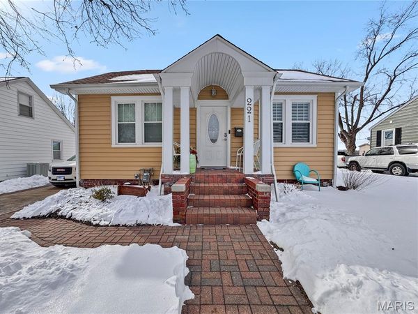 221 S Rapp Avenue , Columbia, IL 62236