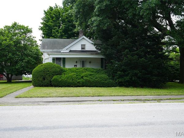 114 W 2nd South Street , Mount Olive, IL 62069