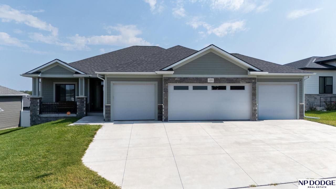 1000 N 106 Street , Lincoln, NE 68527