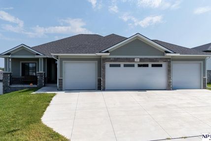 1000 N 106 Street , Lincoln, NE 68527