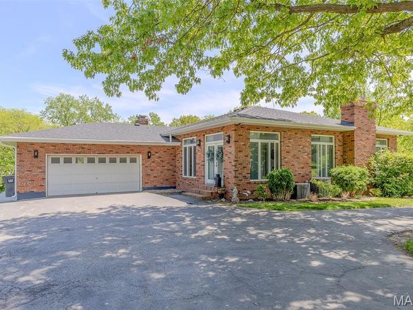 4 Valley , Carlinville, IL 62626