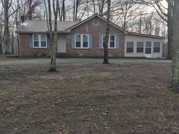 275 Rockhouse Rd , Hohenwald, TN 38462