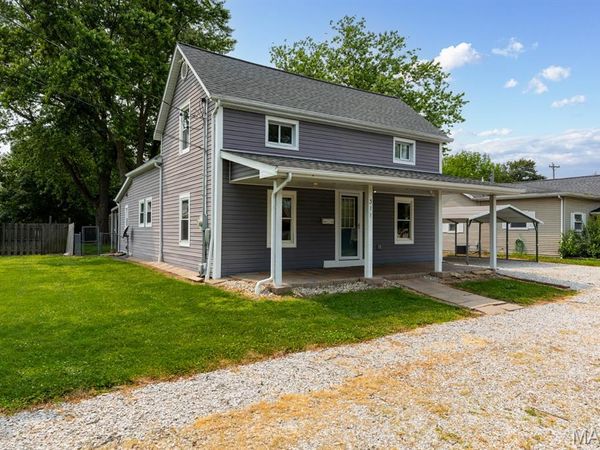 311 S Edwardsville Street , Staunton, IL 62088