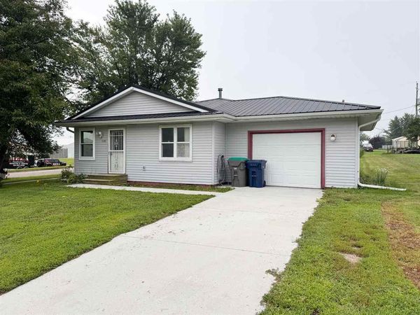 510 E 1st Street, West Liberty, IA 52776