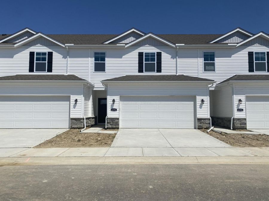 6296 Marinelli Drive South , Columbus, OH 43228 Photo 1