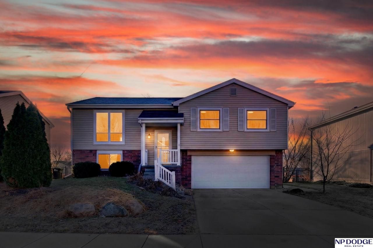 15265 Wirt Street , Omaha, NE 68116