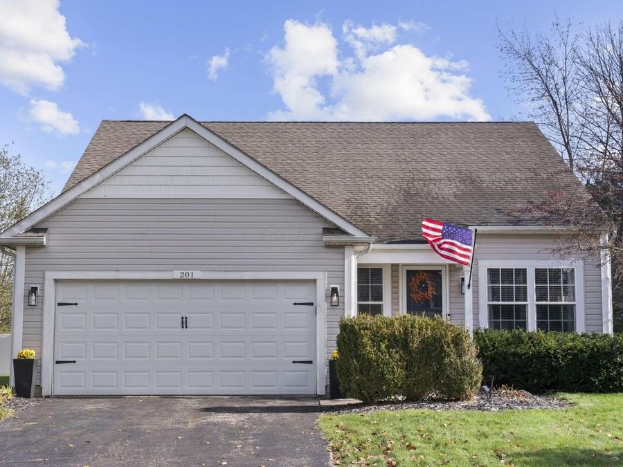 201 Fox Hall Drive , Pataskala, OH 43062 Photo 1