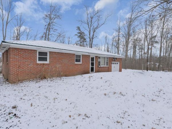 646 Main St , Altamont, TN 37301